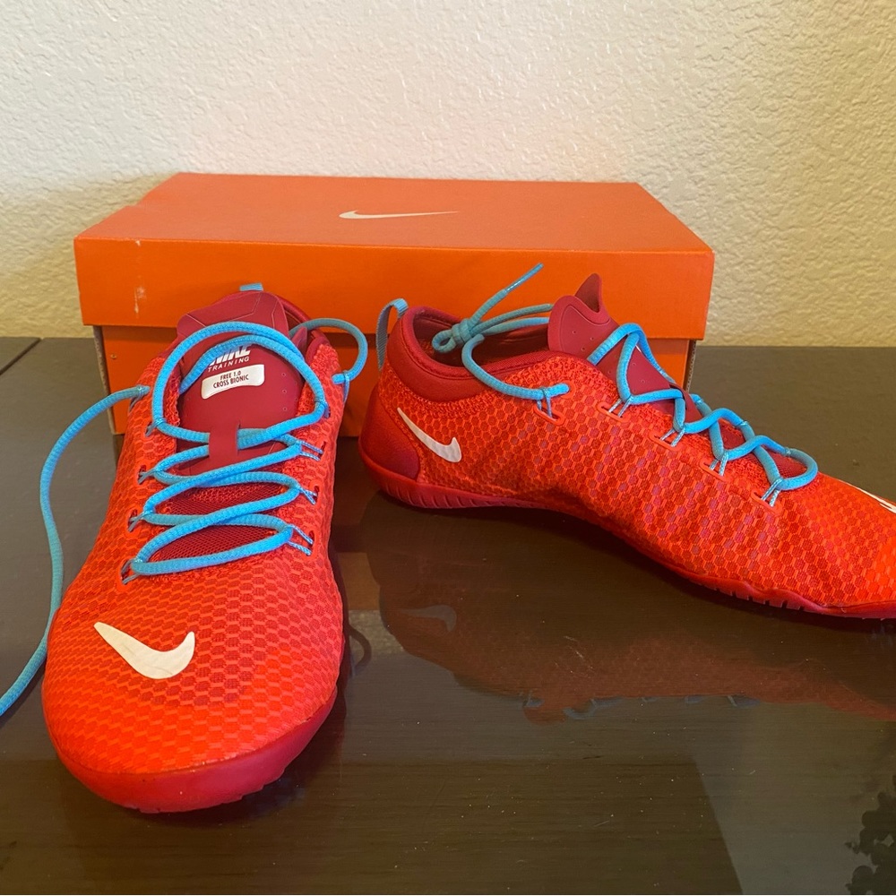 BRAND NEW Never Worn Nike Free Binoic Running Shoes
